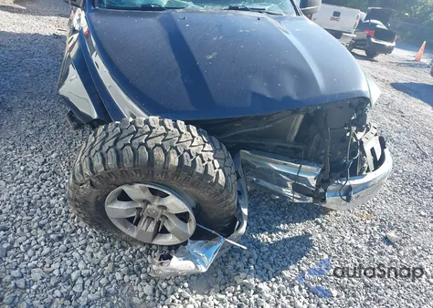 2019 Ram 1500 Classic Tradesman 4X2 6'4 Box z USA, uszkodzony, nr VIN 1C6RR6FG1KS594052